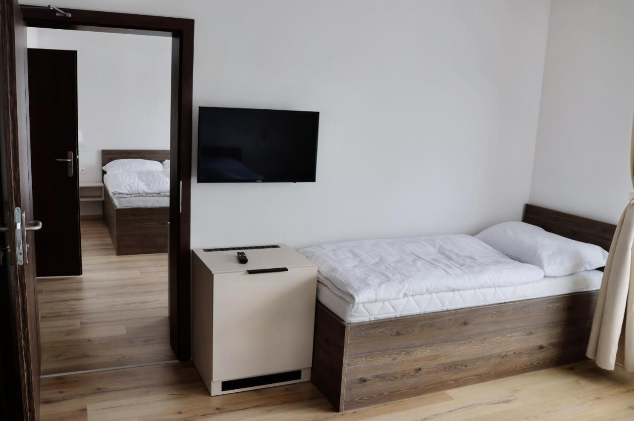 Hotel Zafir à Dunajská Streda Extérieur photo