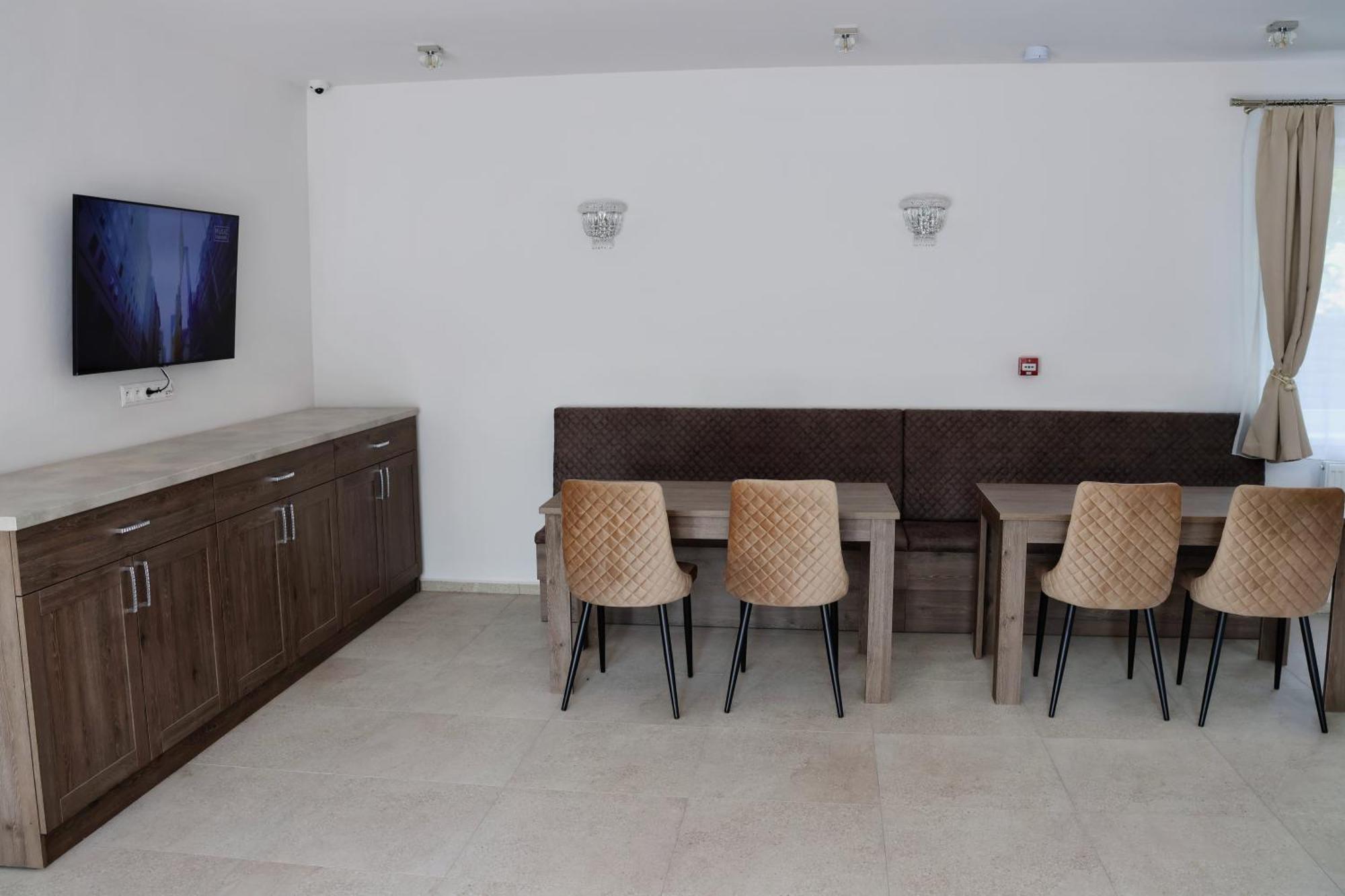 Hotel Zafir à Dunajská Streda Extérieur photo